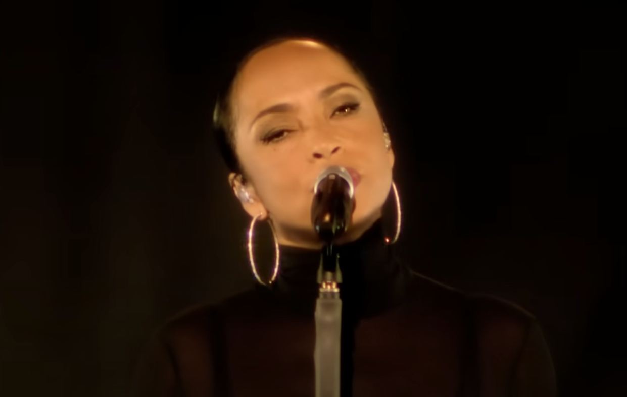  Sade dedica Young Lion a su hijo trans