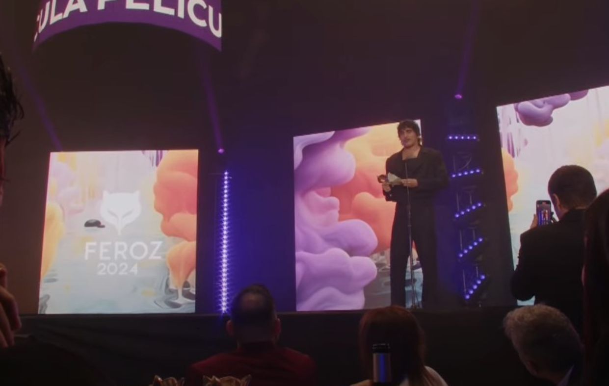 La Dani dedica su premio Feroz al colectivo LGTBIQ+