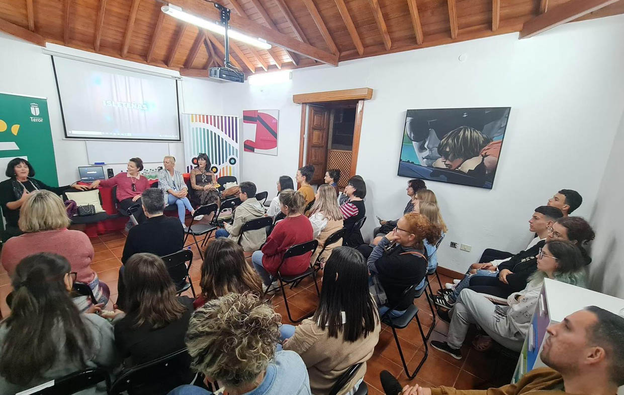 Gamá acude a la presentación de “Isleteñas” en Teror