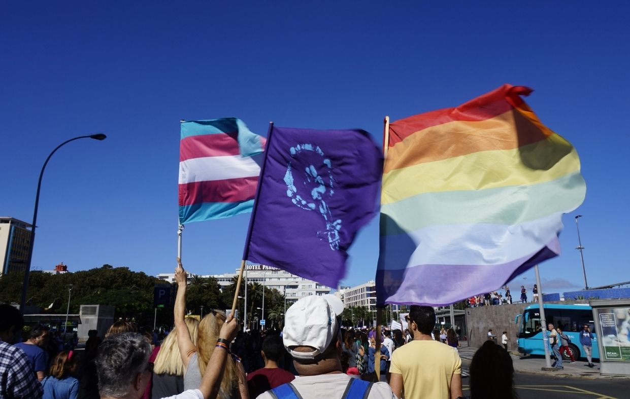 Francia aprueba castigar las terapias de conversión